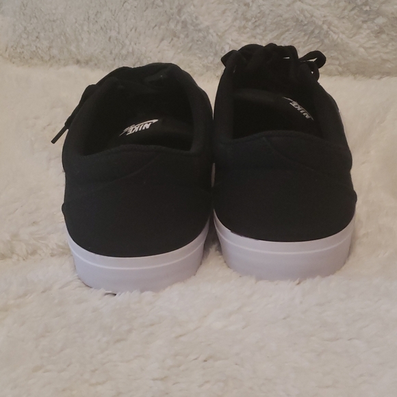 Nike SB CHARGE - Picture 3 of 6